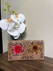 ใหม่จริงHandcrafted TooledหนังBifold Clutchesผู้หญิงออกแบบกระเป๋าสตางค์ร้อนขายTooledหนังที่ไม่ซ้ํากันสไตล์กระเป๋าสตางค์ - Product Image 4