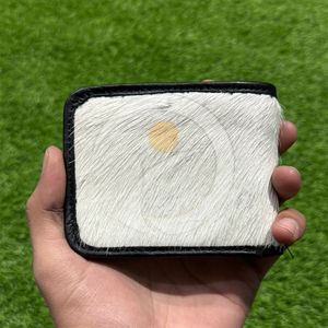 Cartera de Cuero Genuino de Vaca con Pelo, Delgada, Hecha a Mano, Bifold, Tarjetero, Diseño Elegante y Compacto - Product Image 1