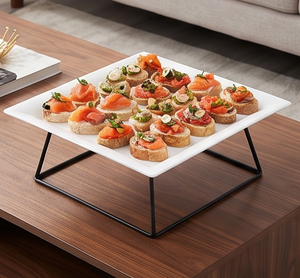 Plateau carré en céramique de luxe avec support en métal noir pour servir des desserts, parfait pour la cuisine, les mariages et les restaurants - Product Image 2