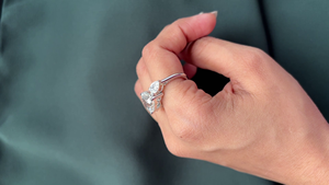 Bague en diamant taille cœur en or blanc 14 carats, diamant de laboratoire certifié IGI, bijou de fiançailles élégant, éclat radieux, romantique et intemporel - Product Image 6