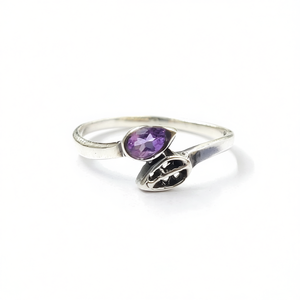 Bague en améthyste et moissanite de 1,5 gramme, produit élégant et stylé - Product Image 2