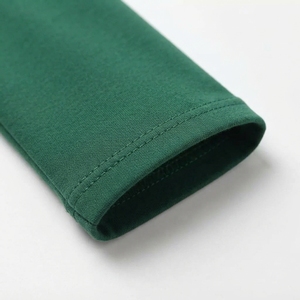 Ensemble de sport pour femme 2 pièces : haut court zippé à manches longues et pantalon évasé taille haute – Idéal pour la gym, le yoga et l'entraînement - Product Image 4