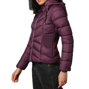Veste matelassée en tricot d'hiver pour femmes, sur mesure, de haute qualité, réversible, en cuir de poisson, col amovible, manches longues, à capuche, en nylon - Product Image 3