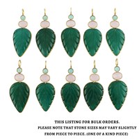 Collier pendentif en laiton plaqué or massif avec pierres précieuses sculptées en forme de feuille, jade vert, chalcédoine rose et aqua, pour femme, bijoux tendance