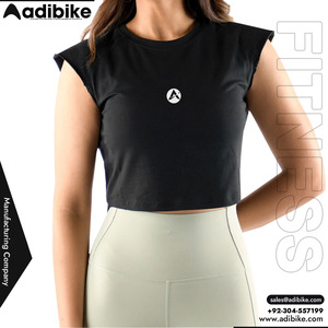 Haut court de sport tricoté pour femme de haute qualité, anti-transpiration, écologique, séchage rapide, confortable, avec logo avant et maintien optimal - Product Image 2