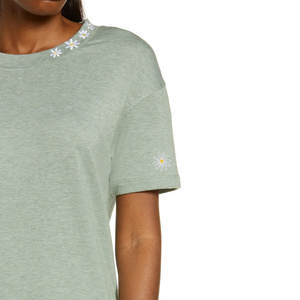 ChicDesign Women Modern Style <b>Twin</b> <b>Set</b> Top And Shorts Casual Outfit Casual Two Piece Outfit Top And Shorts Cheap Rate For Bulk - Product Image 4