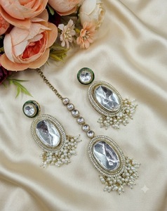 Ensemble de bijoux de mariée indiens plaqué or antique, avec boucles d'oreilles ethniques de luxe en zircon cubique et perles, et ensemble Tika, pour femmes, fabricants - Product Image 3
