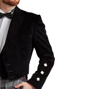Veste Prince Charlie en velours noir écossais pour homme, best-seller de Ventoria Enterprises, veste à 3 boutons, style traditionnel des Highlands - Product Image 3