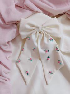 Pinza para el pelo de satén blanco hecha a mano para niños, con lazo de fresa bordado con cuentas, accesorio para el cabello, lindo lazo de cinta, horquilla, tocado de moda - Product Image 5