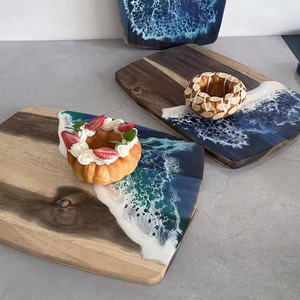 Planche à découper ronde de luxe en bois et résine époxy avec motif vague océanique, ustensile de table durable pour bureau - Product Image 1