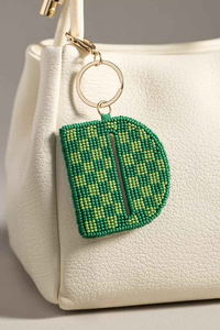 Porte-clés écologique fait main en perles de rocaille avec lettre D à motif damier vert, breloque de sac alphabet, fermoir en métal doré, anniversaire - Product Image 2