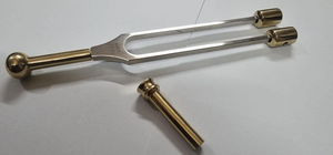 Diapasón de Terapia de Conexión a Tierra 128Hz/512Hz para Sanación por Sonido, Meditación, Terapia Energética, Kit Quirúrgico, Manual y Frecuencia Clínica - Product Image 5