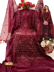 Collection de vêtements indiens et pakistanais pour femmes Broderie en organza Haut de travail Bas et Dupatta avec broderie Santoon lourde et terne - Product Image 6