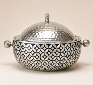 Plat de service en bois de luxe avec couvercle conique en laiton |   Réchaud alimentaire décoratif artisanal pour Biryani, riz, Moyen-Orient - Product Image 1