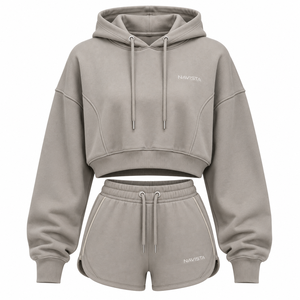 Ensemble décontracté 2 pièces Navista pour femme : crop top noir à fermeture éclair et strass, et short de survêtement à cordon de serrage - Product Image 1