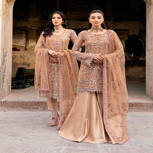 Mousseline de soie de luxe brodée à la main 3 pièces pour femmes Collection de mariage indien pakistanais Ramsha Volume Prêt-à-porter - Product Image 5