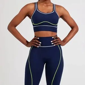 Ensemble de yoga deux pièces sans couture pour femme, éco-responsable, avec débardeur et legging, coupe en V sur le devant, idéal pour le fitness et la gym - Prix de gros - Product Image 3