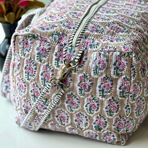 Floral Printed Quilted Duffle <b>Bag</b> With Striped Handles Zipper Closure Large Capacity Weekender Travel <b>Bag</b> - Product Image 3