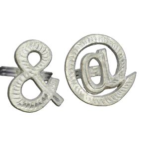 Anillo para Servilletas con Símbolo y Signo de Correo, Texturizado Plateado, de Aluminio, de una Sola Pieza, para Eventos Corporativos Modernos - Product Image 1