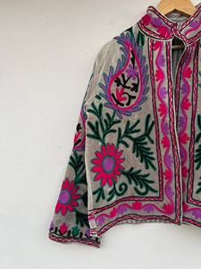 Chaqueta Bomber de Terciopelo Acolchada y Bordada Estilo Suzani, Abrigo de Invierno Boho para Festivales, Kimono Étnico, Prenda Exterior Transpirable de Nailon y Lana - Product Image 3