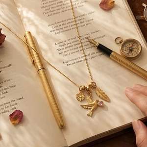 Collar con Colgante de Pájaro y Corazón Dorado, Joyería de Latón, Proveedor Mayorista - Product Image 3