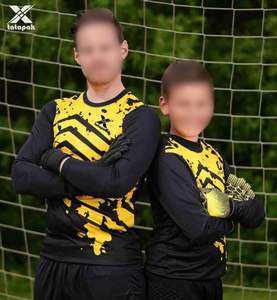 Uniforme de Fútbol de Cuello en V, Ropa Deportiva Unisex de Secado Rápido, Antibacteriana y Transpirable, con Nombre de Equipo Personalizado, Calidad de Exportación - Product Image 5