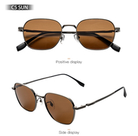 Lunettes de soleil de créateur en titane intégral pour femmes et hommes, monture carrée vintage de luxe, verres polarisés, idéales pour les voyages et la plage, style classique et tendance
