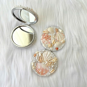 Espejo de Mano con Conchas Marinas y Perlas, Estilo Veraniego Costero, Mini Espejo Compacto para Decoración y Regalos Inspirados en la Playa, de Vietnam - Product Image 1