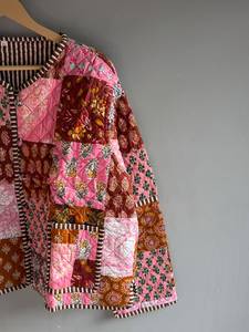 Veste matelassée patchwork florale pour femme, col mandarin, manches longues, poches imprimées, rembourrage en coton tissé, longueur standard, cadeau - Product Image 3