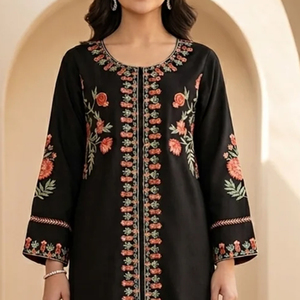 Écharpe élégante pour femme en nylon et viscose respirante, motif floral brodé, douce pour la peau, de haute qualité, couleur personnalisée - Product Image 2