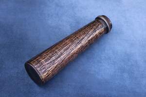 Botella Piramidal de Cobre con Tallado Antiguo (Cruzado) - Product Image 2