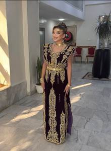 Robe Fergani en crêpe noir banane avec broderie dorée, longueur ras du sol, robe traditionnelle de mariage/de soirée Fergani pour femmes@2026 - Product Image 2