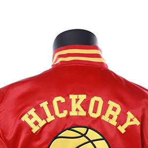 Blouson bomber décontracté pour homme en satin d'hiver, avec boutons décoratifs en polyester, logo brodé devant et derrière, style universitaire. - Product Image 5