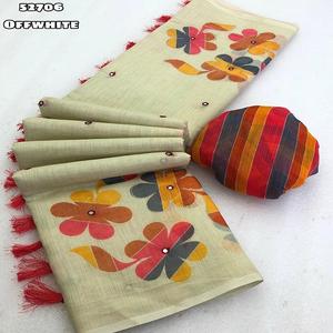Nouveau Saree en Lin Doux à Motifs Floraux avec Broderie Zari, Appliques en Feuille Métallisée et Pompons sur le Pallu pour Soirée - Product Image 4