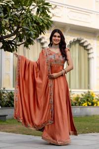 Kurti sur mesure en tissu de soie Vichitra pure, nouvelle conception de qualité supérieure, avec ensemble de dupatta assorti, parfait pour les mariages et les fêtes - Product Image 2