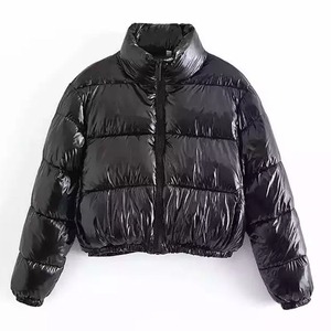 Chaqueta Corta Acolchada para Mujer, Diseño Moderno y Elegante, Chaqueta de Invierno Cálida para Mujer, Venta al por Mayor - Product Image 2