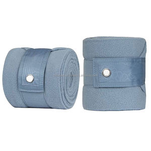 Bandages de jambe équestres en polaire blanche avec bordure noire et fermeture à bouton-pression - Product Image 6