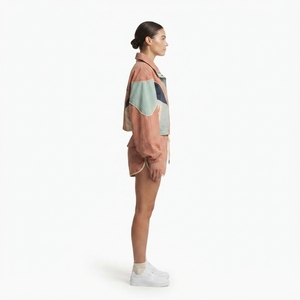 Veste coupe-vent personnalisée pour femme, style rétro vintage, légère, coupe ample, en nylon Taslan recyclé, avec blocs de couleur et patchwork - Product Image 3
