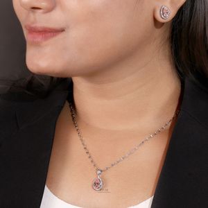 Ensemble de bijoux en diamants ronds, pièces de diamants royaux adaptées à chaque reine, clarté VVS-VS, certifiés IGI, provenant d'un fournisseur indien - Product Image 4