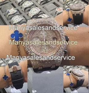 Montre chronographe en acier inoxydable avec cadran en verre, boîtier et bracelet en moissanite VVS glacée, résistance à l'eau 10 bars - Product Image 2