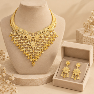 Ensemble collier et boucles d'oreilles florales plaquées or pour femmes |   Bijoux de mariage indiens traditionnels, tendance, pour les mariages et les fêtes - Product Image 1