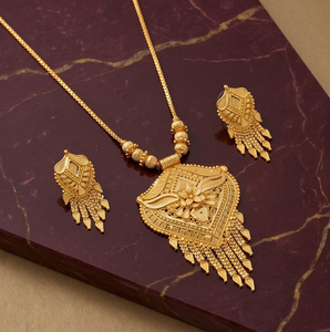 Divyoro - Juego de Joyas Étnicas Clásicas de Aleación de Cobre Chapado en Oro de 24K, Collar y Pendientes con Diseño de Borlas para Mujer, Estilo Orissa - Product Image 3