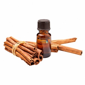 Huile essentielle d'écorce de cannelle Aarnav 15 ml, qualité thérapeutique, 100% pure, ingrédients naturels frais, distillée à la vapeur, aromathérapie - Product Image 1