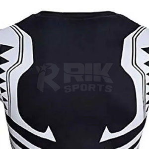 Rashguard de sublimation en matière extensible, texture douce, pour le surf, la plage et les sports nautiques - Product Image 4