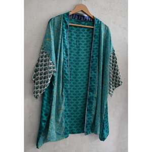 Kimono corto de seda india hecho a mano para mujer, ropa de dormir estampada, ropa de descanso - Product Image 2