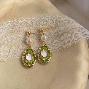 Exquisite European American Retro French <b>Pearl</b> <b>Earrings</b> with Tulip and <b>Pearl</b> <b>Drop</b> Wholesale Light Luxury Product - Product Image 1