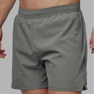 Shorts Bermuda pour Homme Gris Uni à Séchage Rapide avec Taille Élastique et Poches, Taille Moyenne, Style Sport Décontracté, Tissu 100% Polyester Tissé - Product Image 1