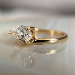 Diamant de laboratoire VVS taille poire, certifié IGI, solitaire en platine et or, cadeau de luxe pour femme, pour fiançailles, mariage ou anniversaire - Product Image 2