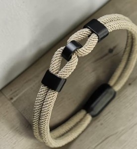 Pulsera de cuerda para hombre con cierre magnético – Estilo minimalista con cordón de acero inoxidable - Product Image 1