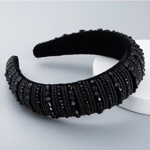 Serre-tête rembourré rose tendance de luxe avec broderie à la main de perles de cristal noires, accessoire de mode pour cheveux, fournisseur en gros - Product Image 2